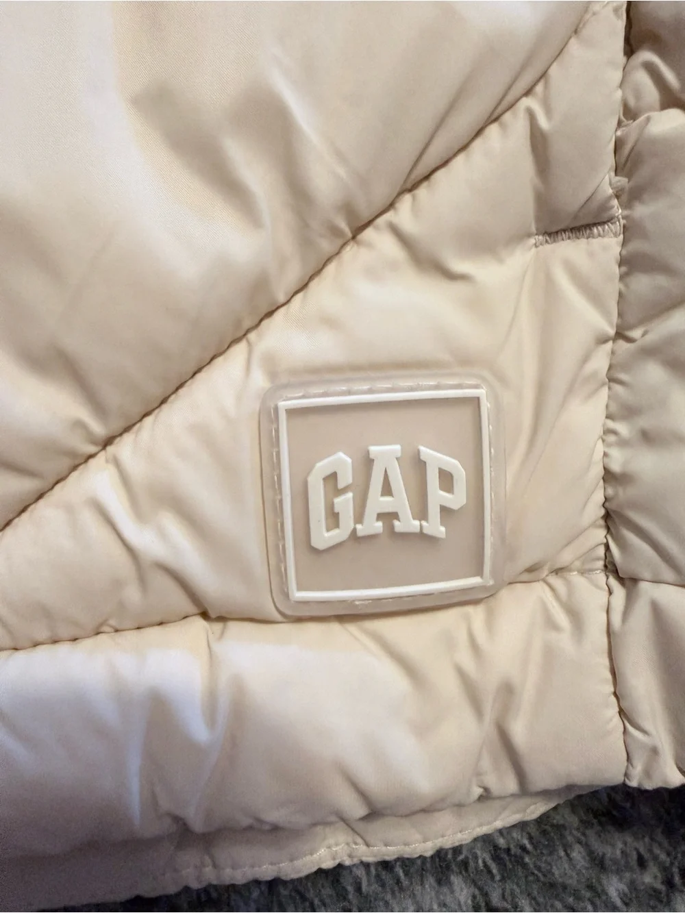 GAP lightweight quilted